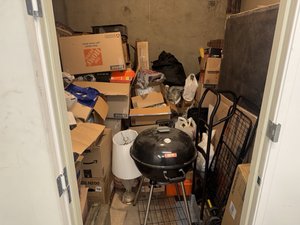 10 x 10 storage unit in Inglewood, CA