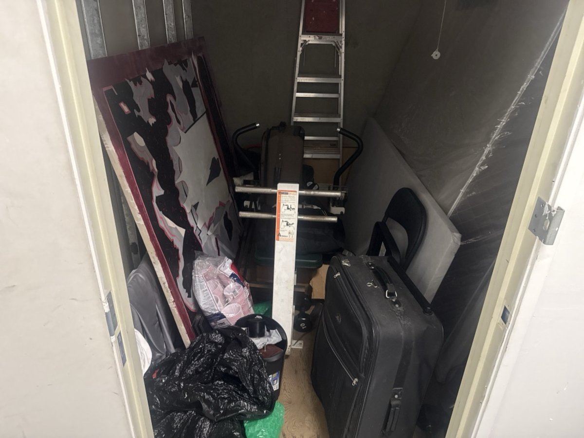 10 x 10 storage unit in Inglewood, CA