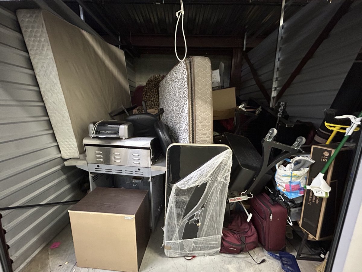 10 x 15 storage unit in Suwanee, GA