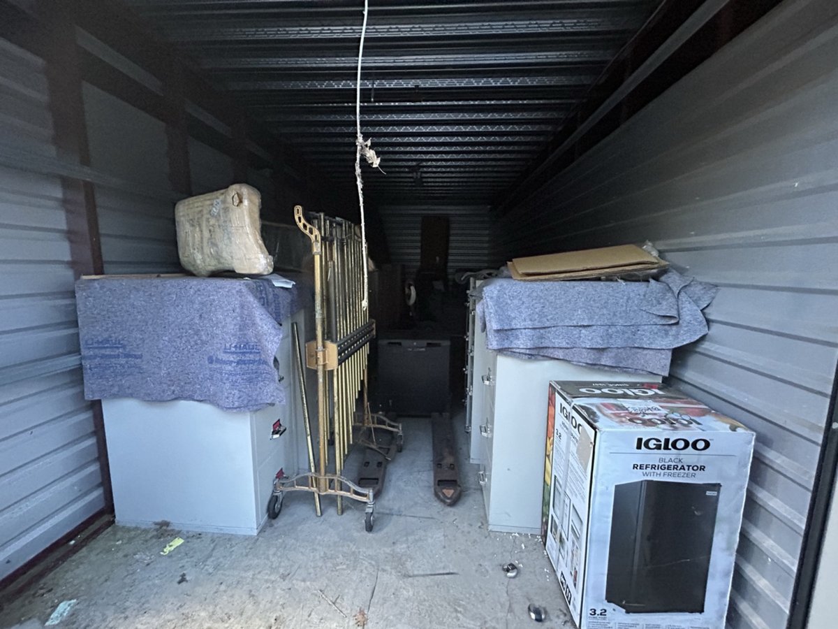 10 x 25 storage unit in Suwanee, GA
