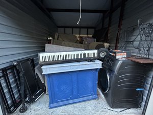 10 x 15 storage unit in Suwanee, GA