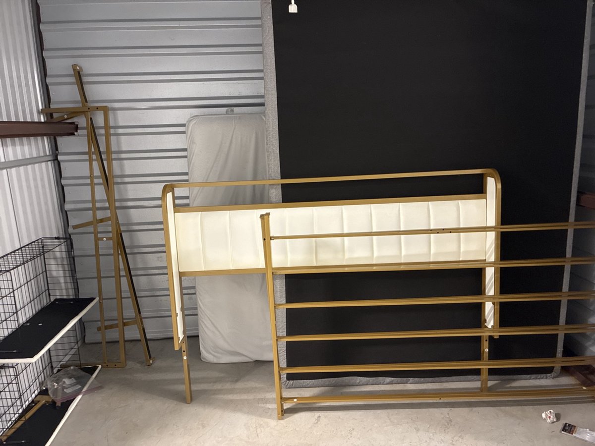 10 x 5 storage unit in Savannah, GA