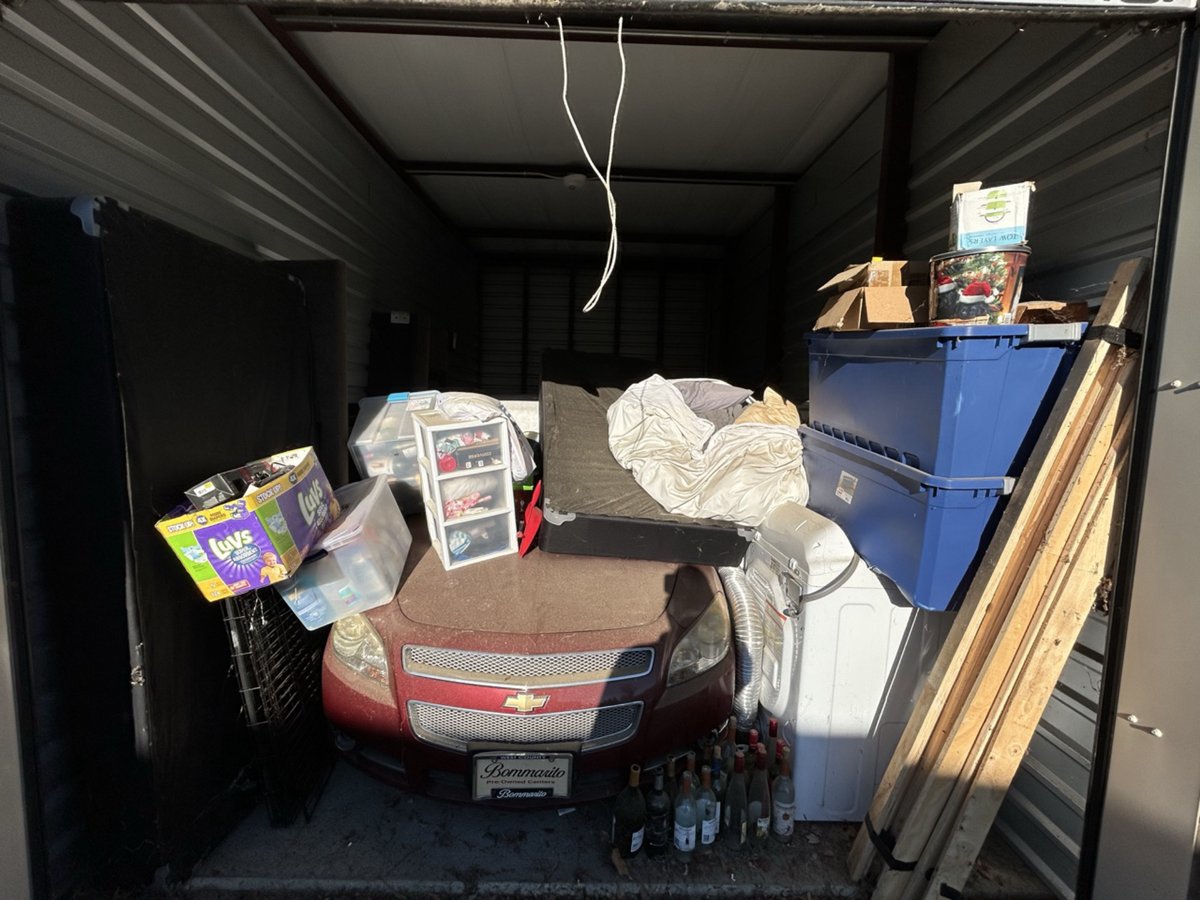 10 x 20 storage unit in Lawrenceville, GA