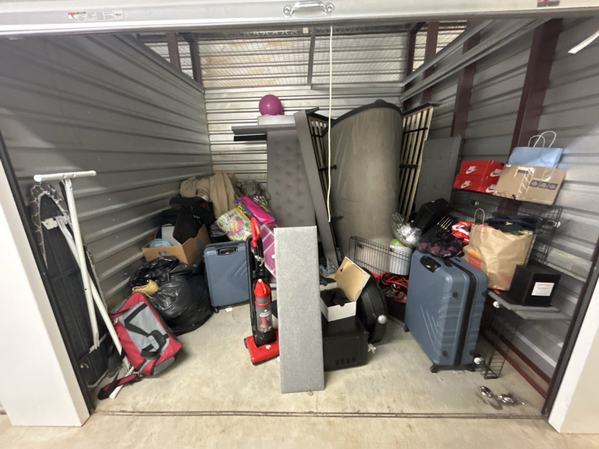 10 x 10 storage unit in Marietta, GA