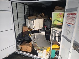 8 x 16 storage unit in Van Nuys, CA