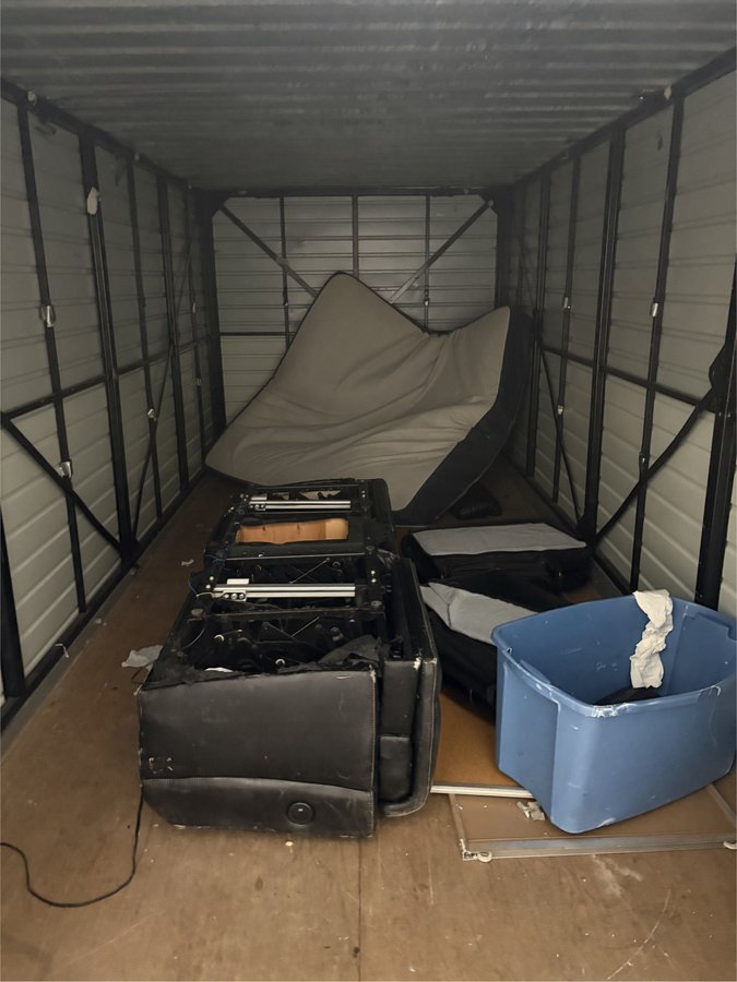 8 x 16 storage unit in Van Nuys, CA