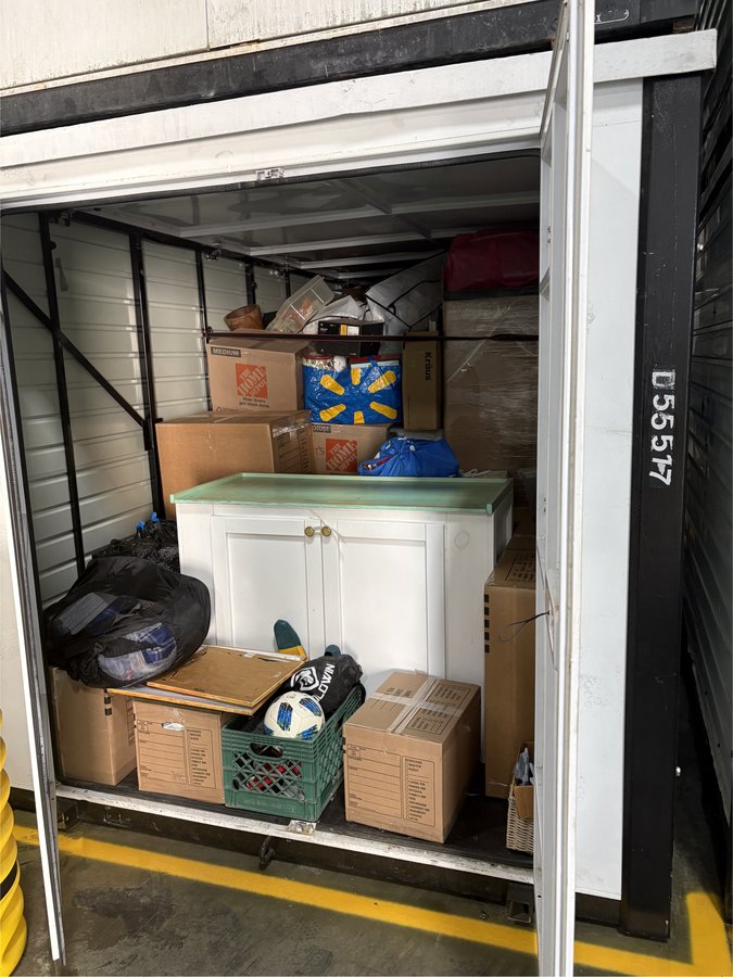 8 x 16 storage unit in Van Nuys, CA