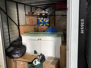 8 x 16 storage unit in Van Nuys, CA