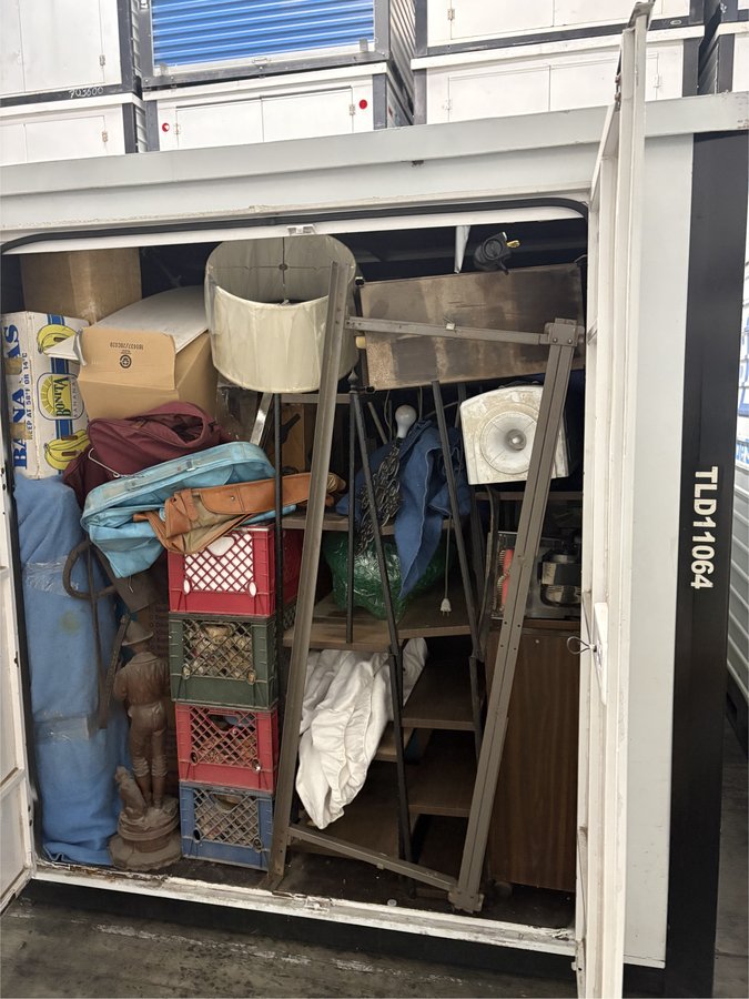 8 x 16 storage unit in Van Nuys, CA