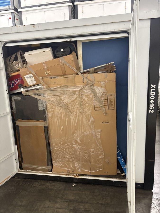 8 x 16 storage unit in Van Nuys, CA