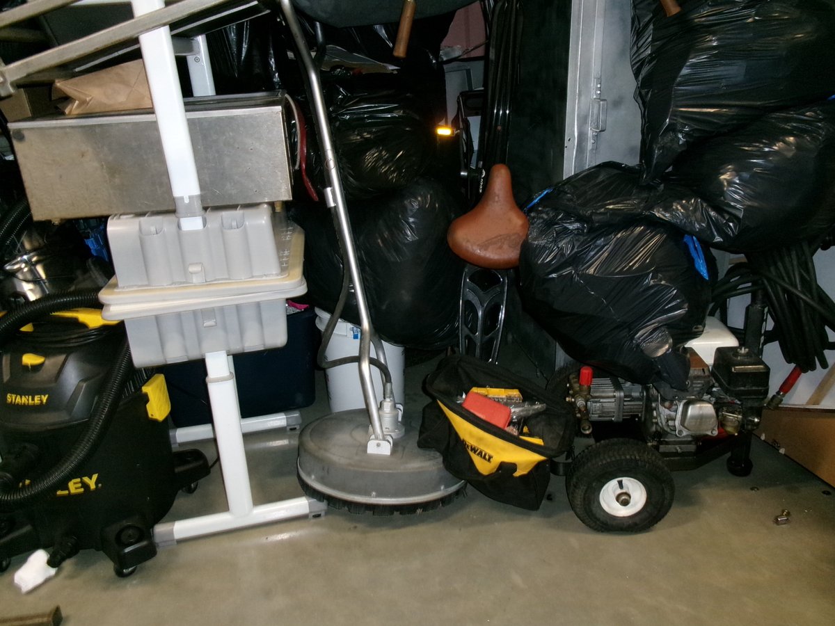 10 x 10 storage unit in Riverview, FL
