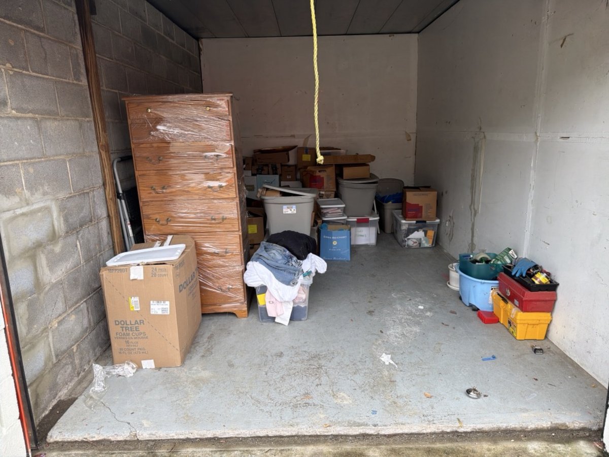 10 x 15 storage unit in Richmond, VA