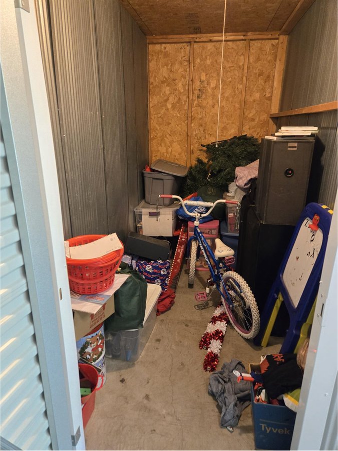 5 x 10 storage unit in Indianapolis, IN