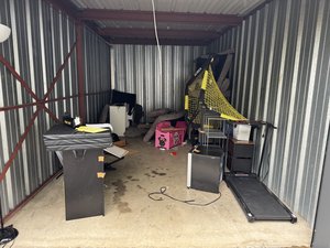 10 x 20 storage unit in Middleburg Heights  , OH