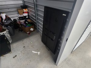 5 x 10 storage unit in Orlando, FL