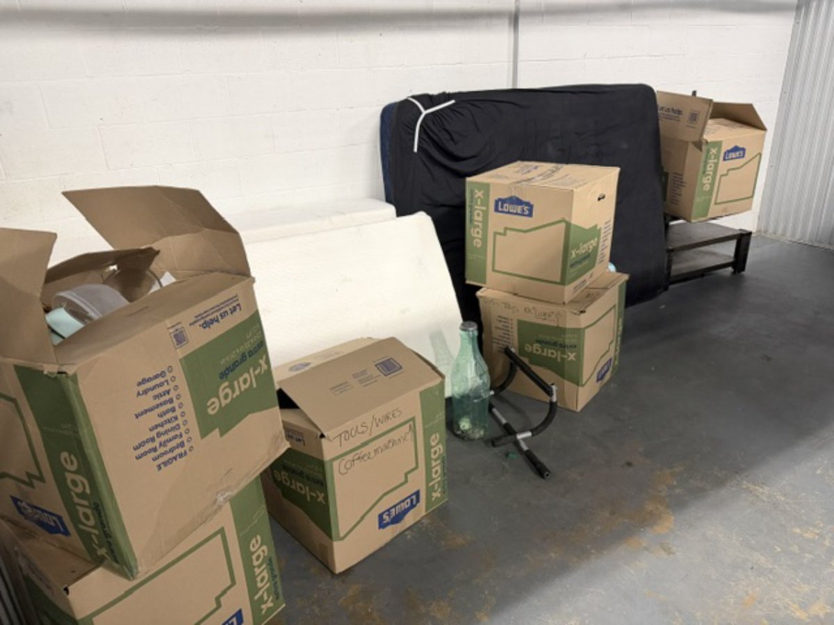 10 x 20 storage unit in Levittown, PA