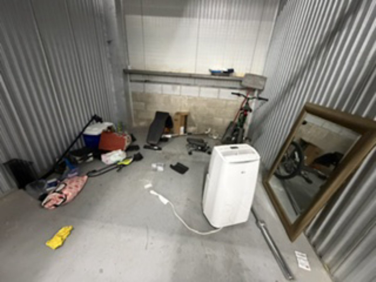 10 x 10 storage unit in Philadelphia, PA