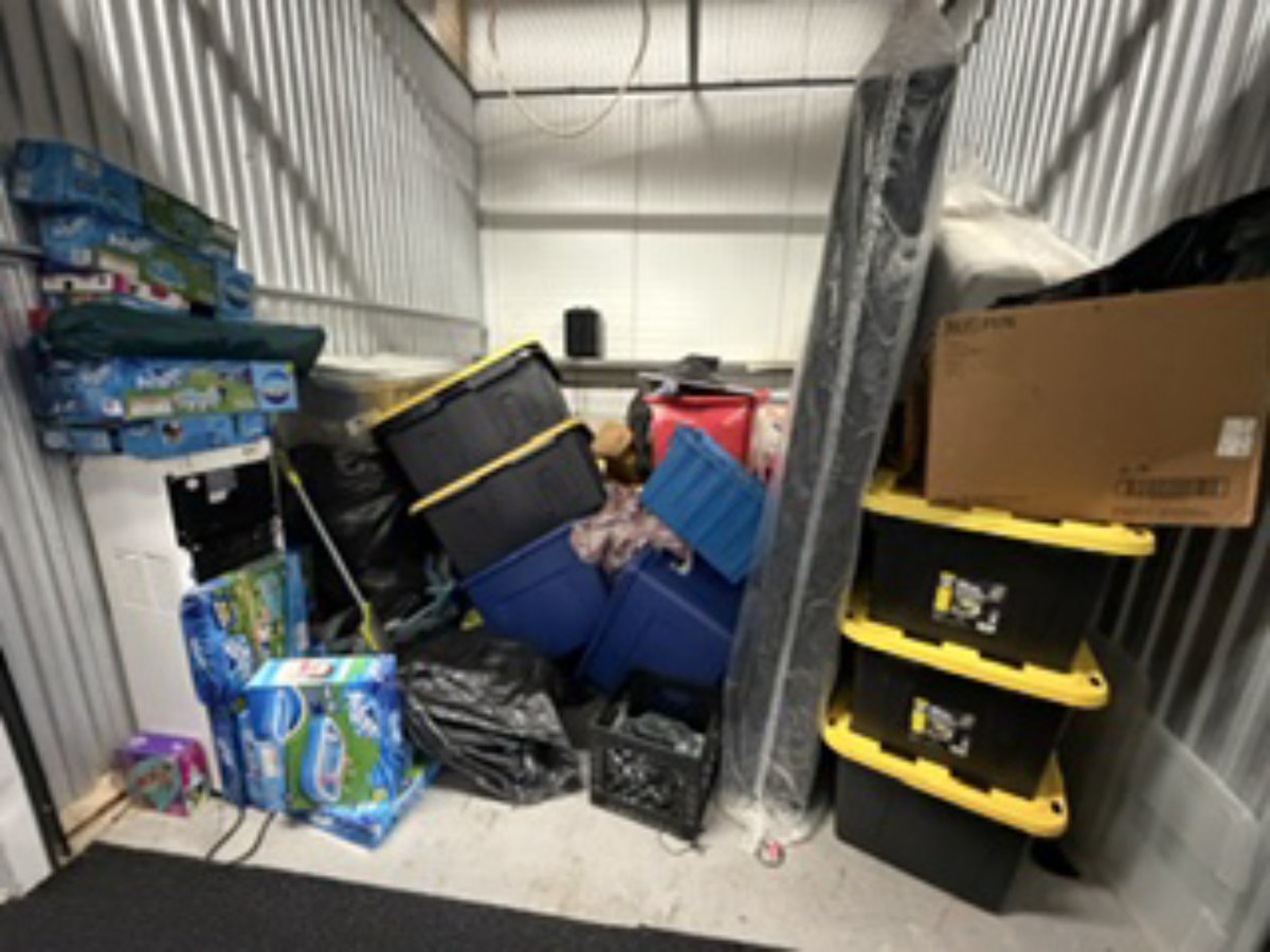 10 x 10 storage unit in Philadelphia, PA