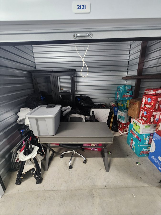 10 x 8 storage unit in Orlando, FL