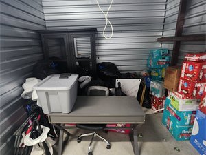 10 x 8 storage unit in Orlando, FL