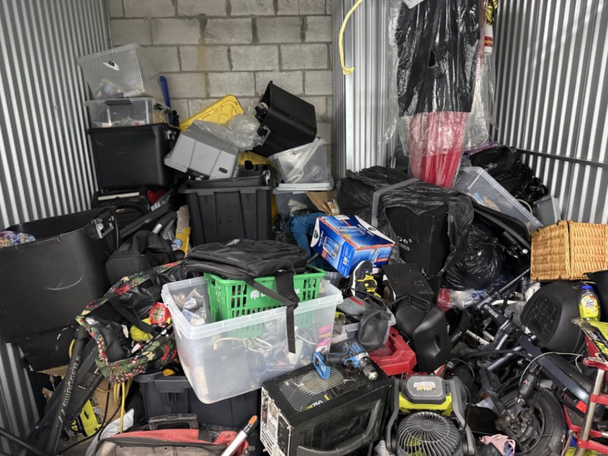 10 x 10 storage unit in Aventura, FL
