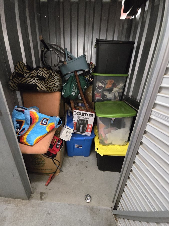 5 x 5 storage unit in Suitland, MD