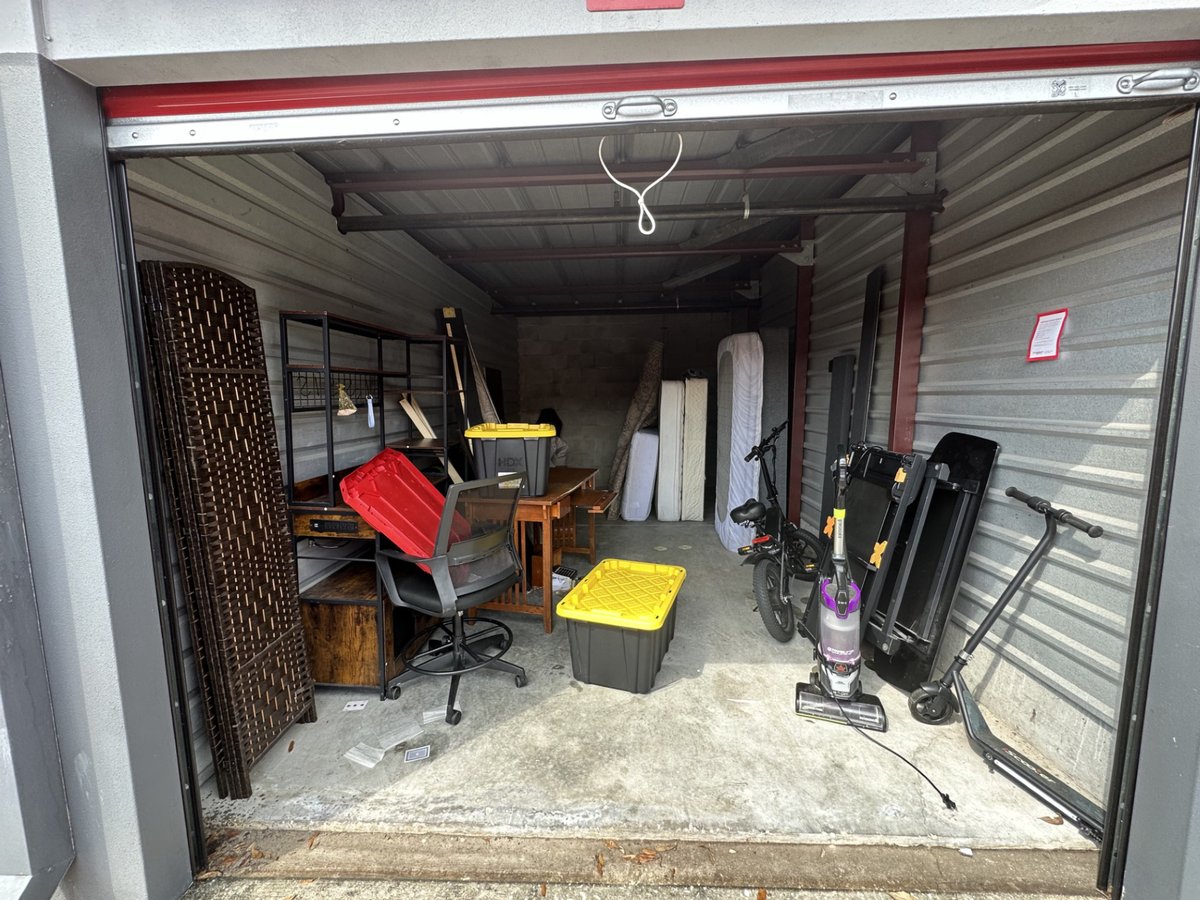 10 x 20 storage unit in Ocoee, FL