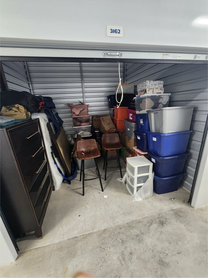 20 x 10 storage unit in Orlando, FL