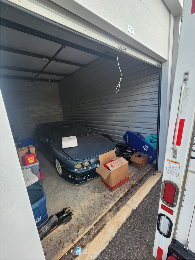 10 x 20 storage unit in Orlando, FL