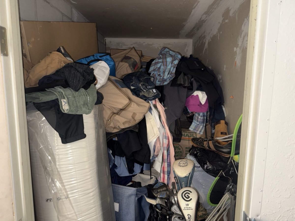 5 x 8 storage unit in Los Angeles, CA