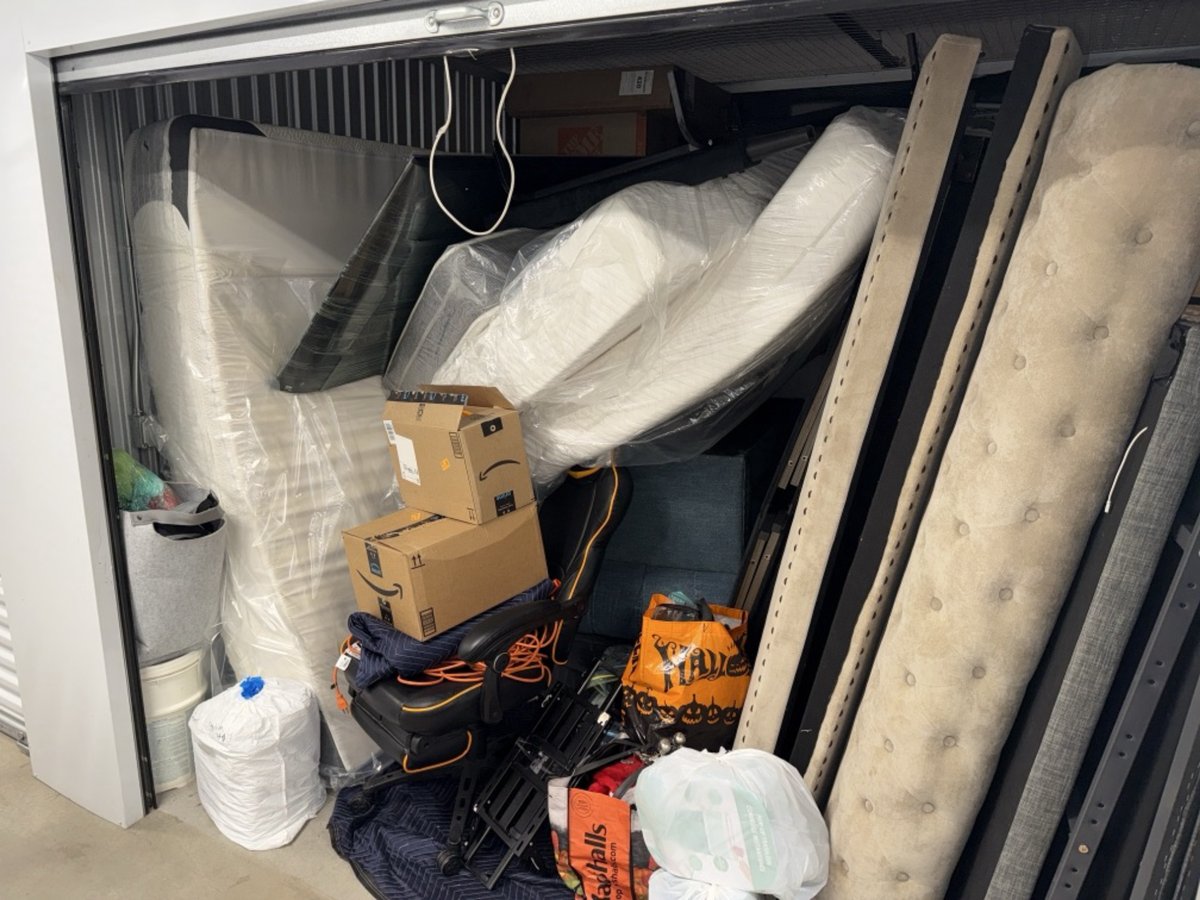 10 x 15 storage unit in Inglewood, CA