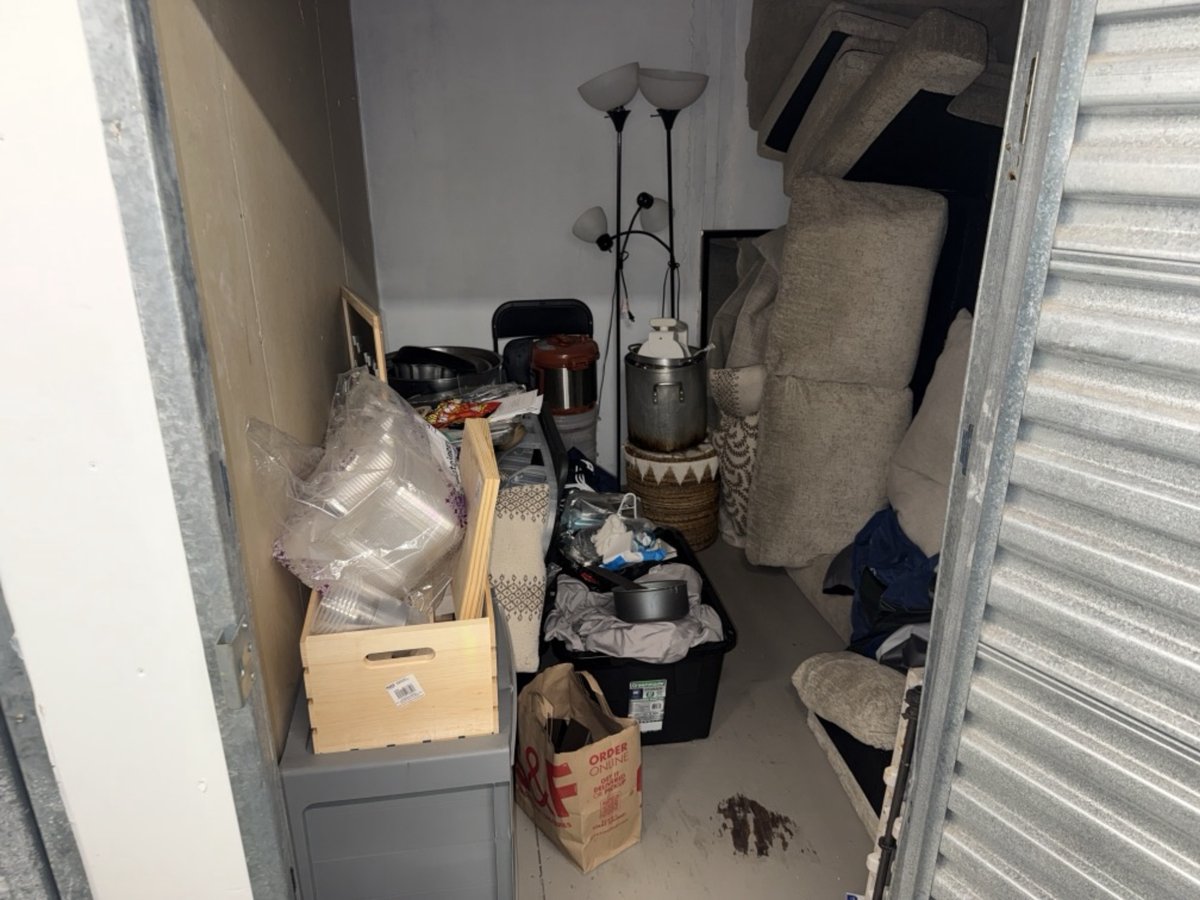7 x 10 storage unit in Los Angeles, CA