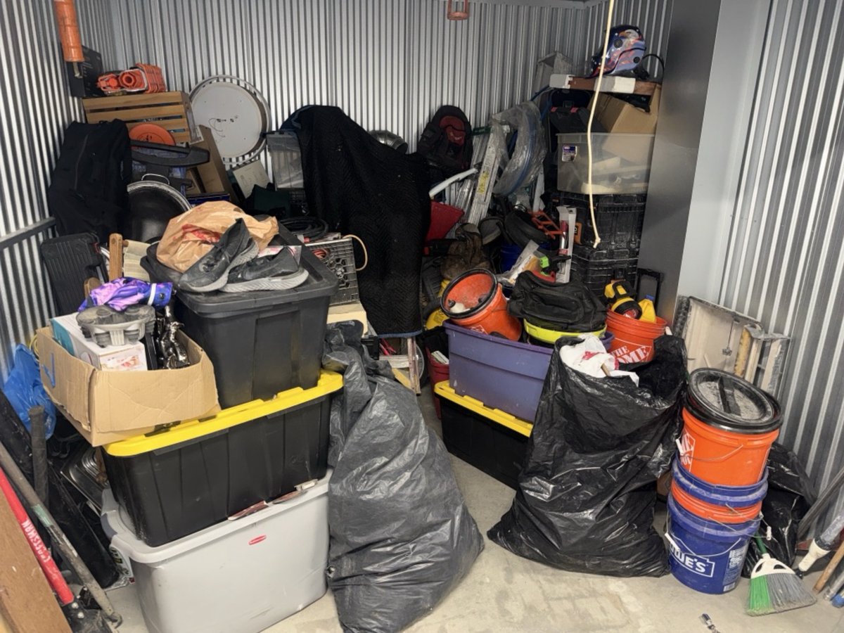 10 x 10 storage unit in Inglewood, CA