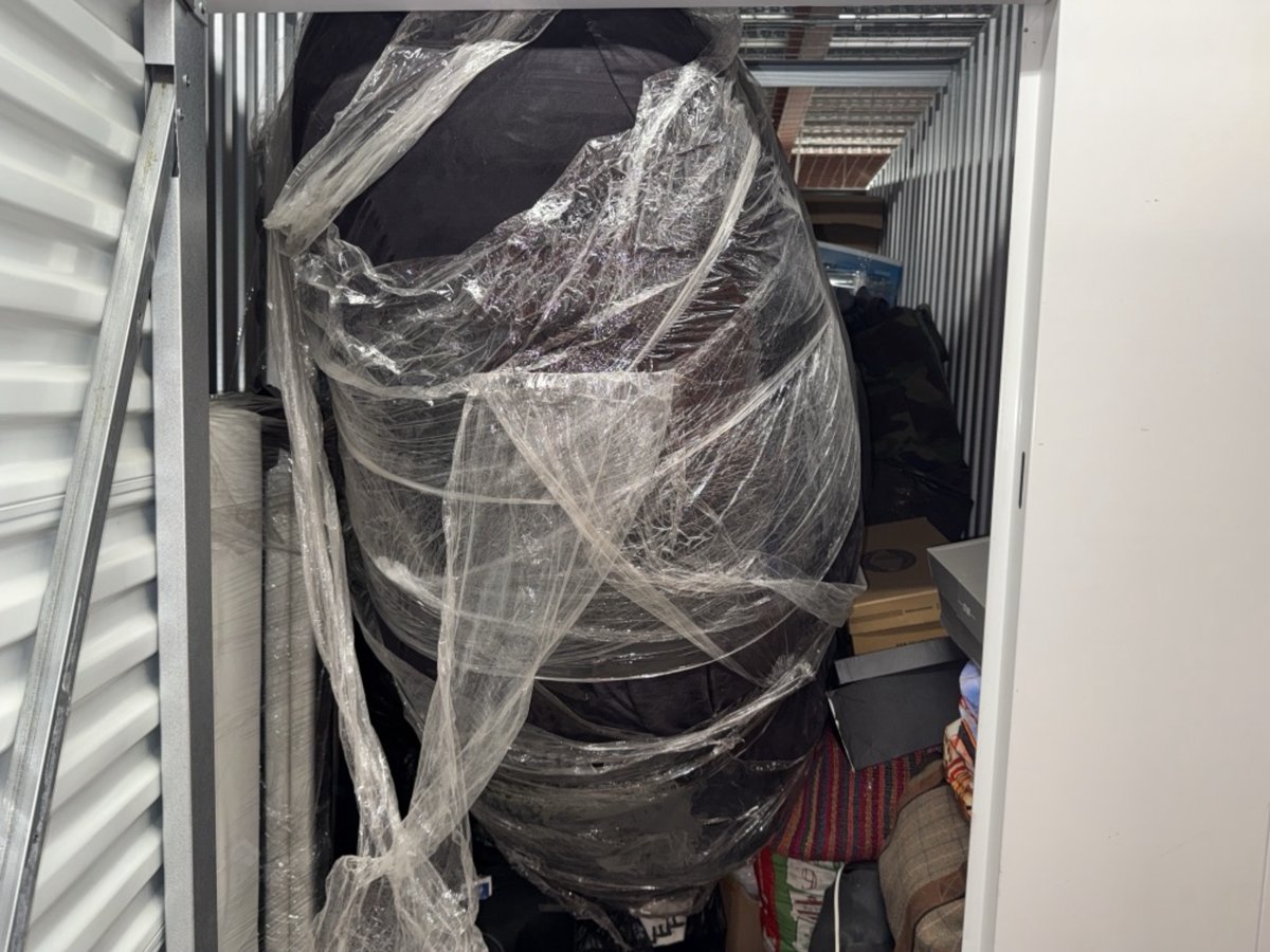 5 x 10 storage unit in Los Angeles, CA