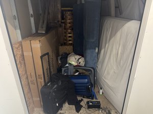8 x 10 storage unit in Lennox, CA