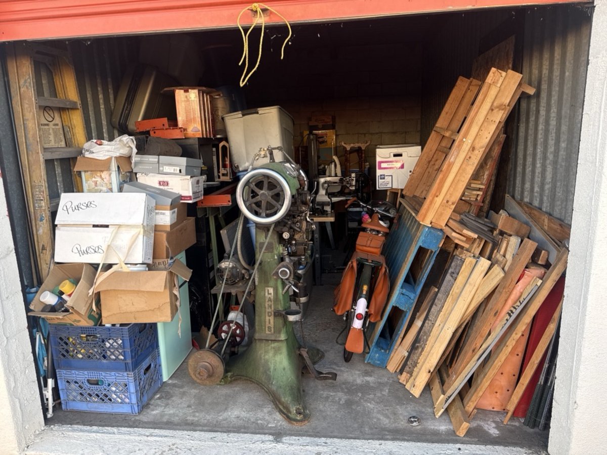 10 x 20 storage unit in Inglewood, CA