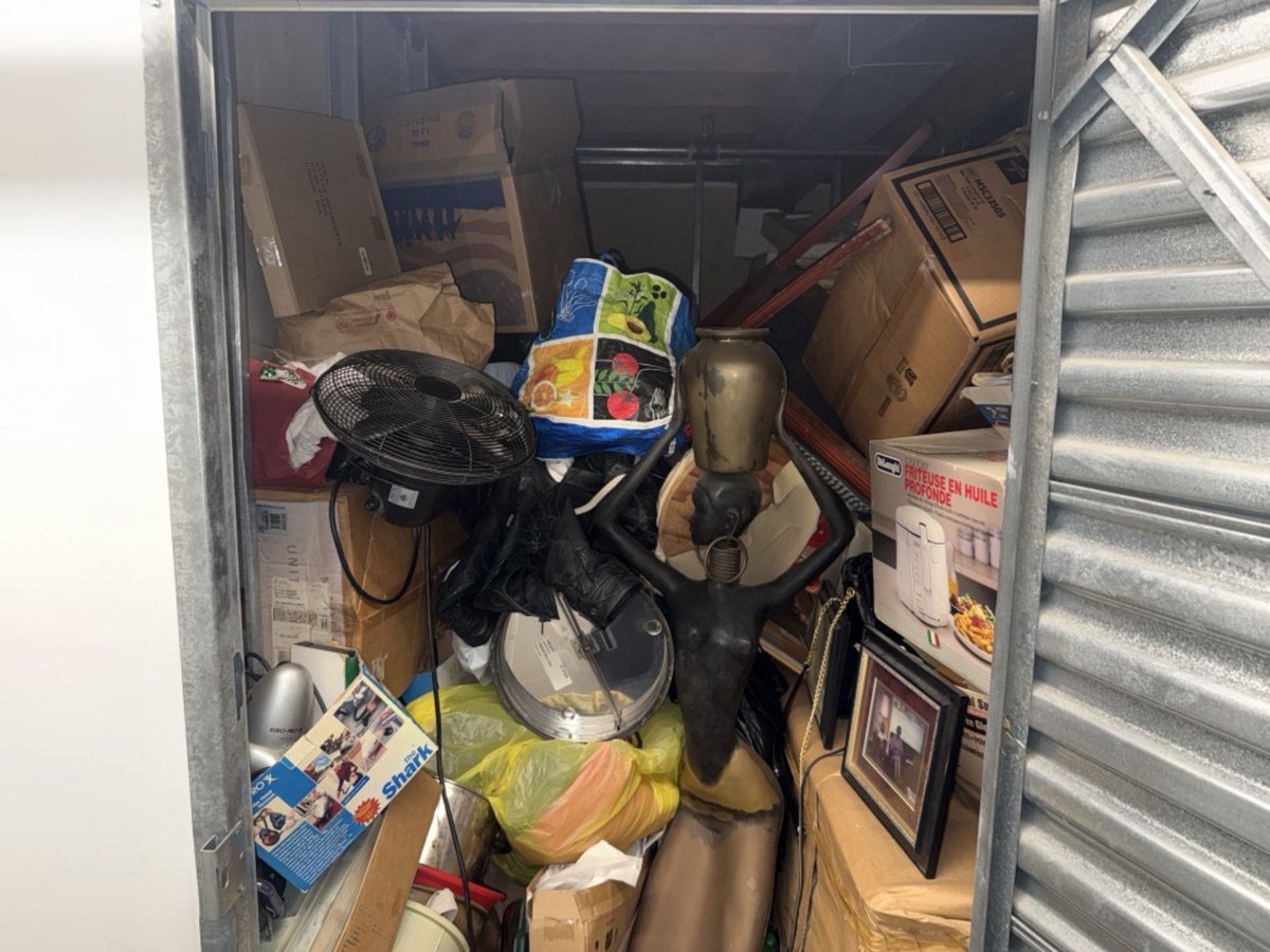 5 x 10 storage unit in Los Angeles, CA