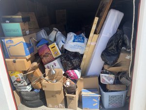 10 x 25 storage unit in Los Angeles, CA