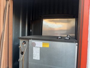 5 x 5 storage unit in Inglewood, CA