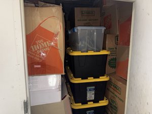 7 x 10 storage unit in Los Angeles, CA