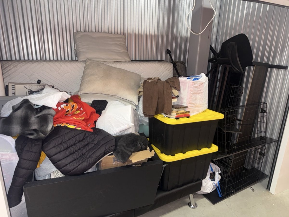 10 x 5 storage unit in Los Angeles, CA