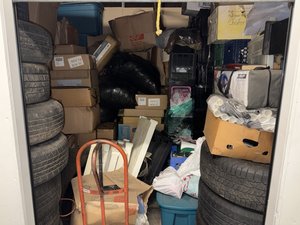 10 x 10 storage unit in Lennox, CA