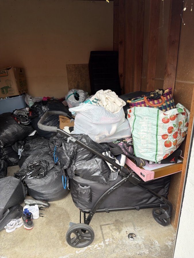 9 x 10 storage unit in Pittsburg, CA