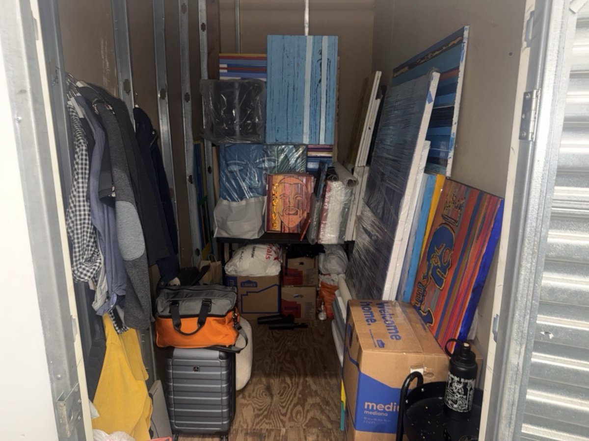 5 x 10 storage unit in Los Angeles, CA