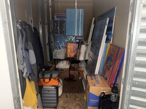 5 x 10 storage unit in Los Angeles, CA