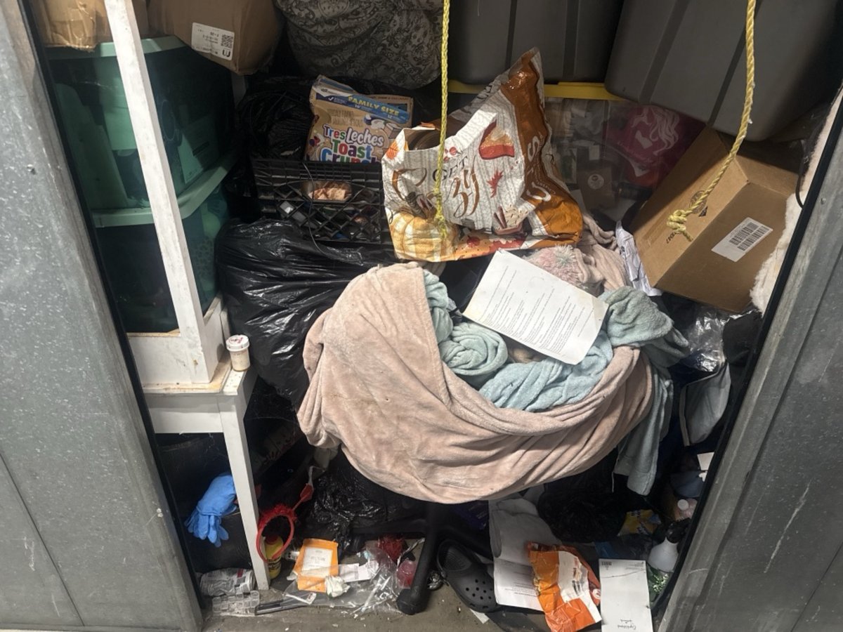 7 x 15 storage unit in Los Angeles, CA