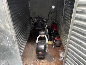 5 x 10 storage unit in Los Angeles, CA