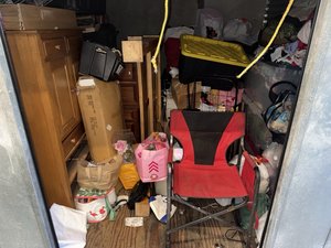 10 x 10 storage unit in Los Angeles, CA