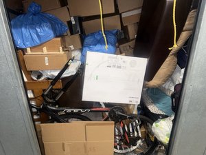 10 x 10 storage unit in Los Angeles, CA