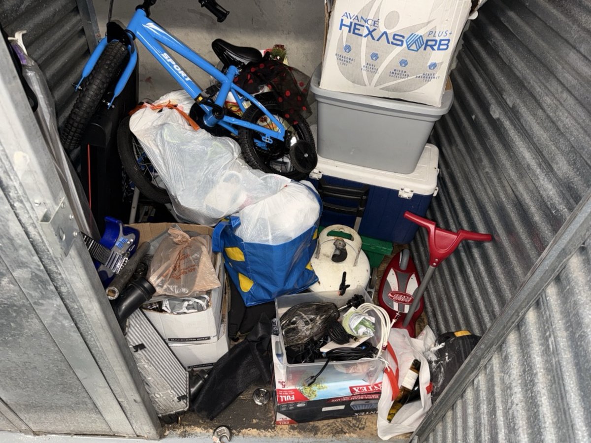 5 x 5 storage unit in Los Angeles, CA